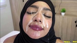 Muslimah Berjilbab Digenjot Keras Sampai Penuh Kontol