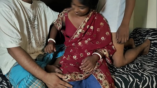 Bhabhi Manis Selingkuh Dari Suami, Digaruki Dua Adik Tiri Di Ranjang.