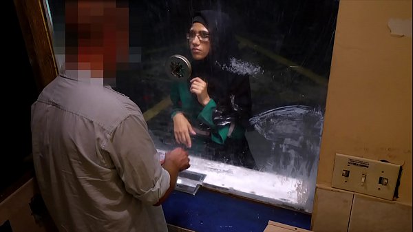 Arab Telanjang – Cewek Arab Ngehe Ngegas Demi Duit Di Motel Kumuh