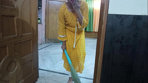 Desi Pembantu Malu-malu Tapi Toket Gede Ngewe Bosnya, Seru Banget Pake Audio Hindi.