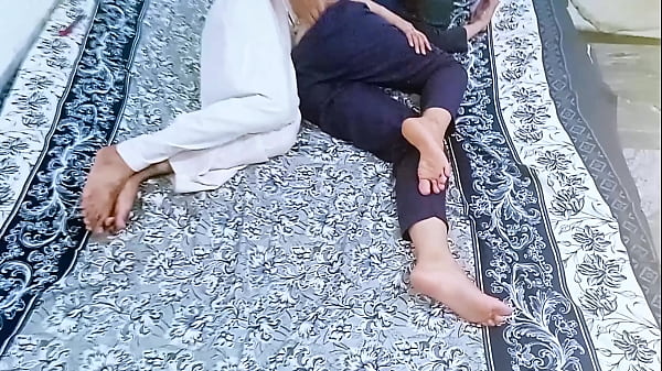 Desi Gadis Lugu Polos, Pertama Kali Ngerasain Nikmatnya Di Desa