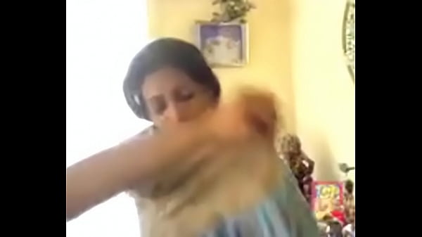 Malu-malu Tapi Mesra, Desi Cewek Manja Sama Pacarnya Di Ranjang.