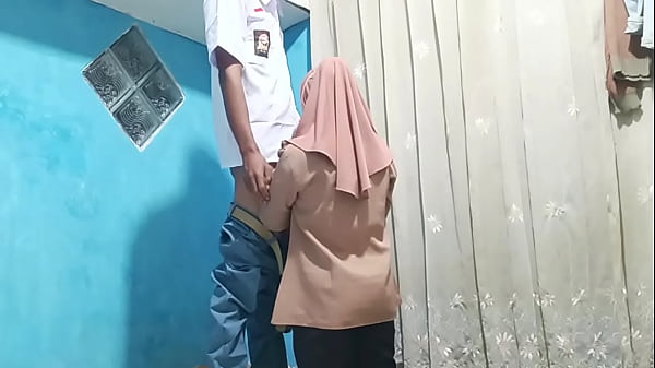 Murid Ngewe Bu Guru Abis Pulang Sekolah, Sampe Crot Di Dalem Kelas.