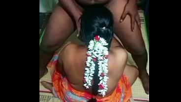 Ibu Rumah Tangga India Ngentot Sama Om Desa Yang Kekar