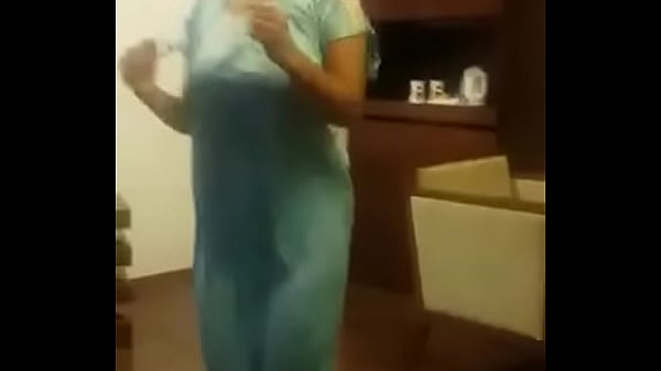 Tarian Desi Bikin Makin Panas, Bikin Nafsu Naik!