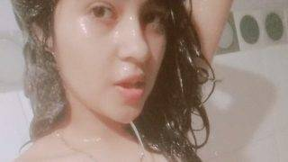 Cewek India Basah Di Kamar Mandi, Selfie Bugil Bocor, Bikin Makin Pengen.