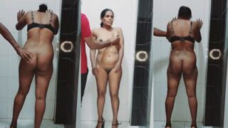 Pria Perkasa Merendahkan Wanita Dalam Permainan Bdsm, Menikmati Nafsu Desi Yang Brutal Dan Liar.