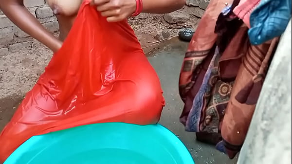 Rati Mandi Di Kamar Mandi, Suara Hindi Bikin Panas, Goyang-goyang Basah Kuyup