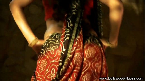 Cewek India Berkulit Sawo Matang Goyang-goyang Seksi Bikin Makin Greget