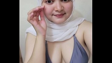 Hari-hari Pertama Goyang Twerk Pake Hijab, Bikin Makin Panas