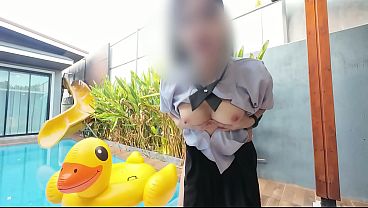 Ninewthai ขยี้หีซ้อสุดเสียว ริมสระ Pool Villa Xxx น่าโดนควยเสี่ยเสียบหีมิดด้าม ถึงกับร้องลั่นสวน