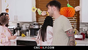 Ibu Tiri Marica Langsung Digembleng Tradisi Bebas Pakai Keluarga, Siap Digebuk Kapan Aja.