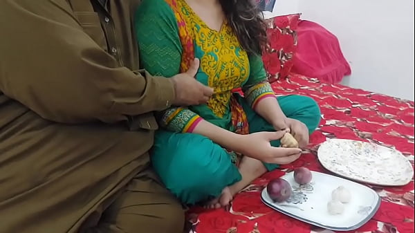 Vidio Desi Bantu Ibu Tiri Potong Sayur, Abis Itu Entot Pantat Gede Dia, Selingkuhin Bapak Tiri, Suara Hindi Jelas.