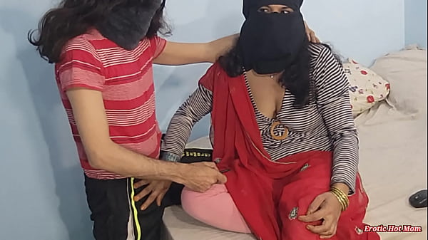 Semoga Pacar Lu Gak Segitunya Bikin Makin Panas, Ngentotin Memek Desi Indian Yang Sempit Sambil Pake Hijab Muslim, Sambil Teriak Hot Moaning Pake Bahasa Hindi Yang Bikin Makin Greget.