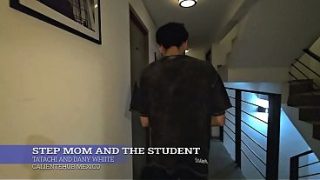 Ibu Tiri Lagi Ngajarin Murid, Sampe Si Murid Makin Panas Dan Nggak Bisa Nahan.