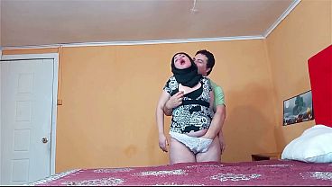 Wanita Berhijab Digetang Dari Belakang Gaya Anjing