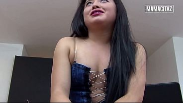 Goyangin Pantat Tebal Latina Pake Rok Mini… Doi Gak Tahan Megang-megang Terus