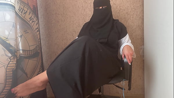 Joi Panas Dari Ibu Arab Berhijab, Siap Bikin Lu Lemes Dan Ngaceng Terus