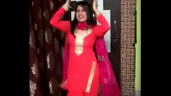 Desi Cewek Lagi Latihan Mujra, Gerakan Bikin Makin Basah.