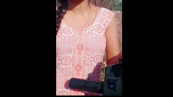 Desi Randi Ko Sadak Se Utha Kar Jor-jor Se Choda