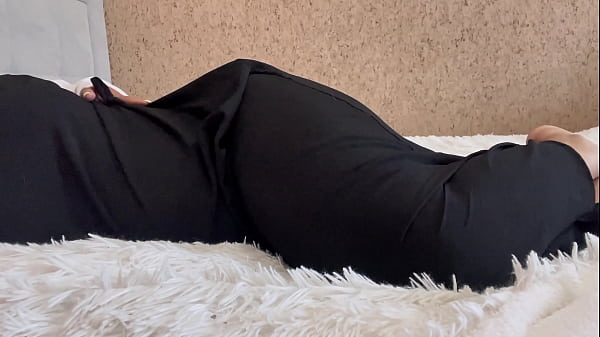 Gadis Arab Belia, Nggak Pakai Celana Dalem, Siap Digoyang.
