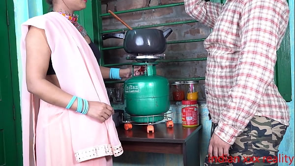 Ngocok Memek Kakak Tiri Desi India Sambil Nonton Bokep Keluarga Tiri Hindi