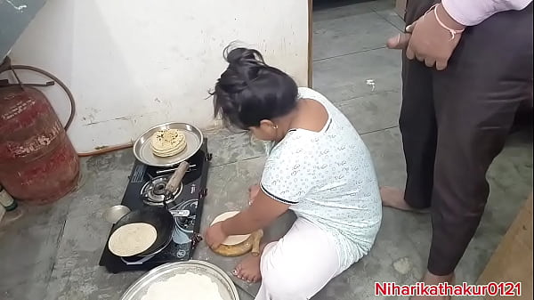 Ibu Tiri Desi India Digebukin Di Dapur, Makin Greget