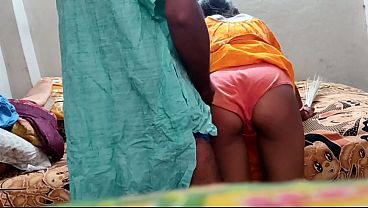 Desi Bhabhi Ki Doggy Style Mein Zor Ki Chudai, Chikti Hui