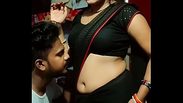 Desi Bhabhi Saree Pusat Cinta Basah Kering