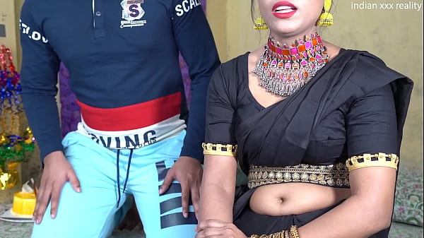 Ibu Tiri India Xxx Ngentot Di Hari Ulang Tahun, Gaya Xxx Desi Panas Dalam Bahasa Hindi
