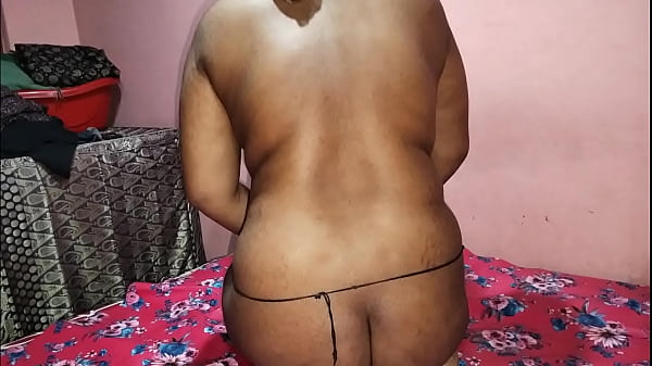 Pembantu Perawan Asli Dibersihin Kelamin Sama Pemilik Kamar Pertama Kali Pake Suara Hindi Yang Bikin Makin Panas