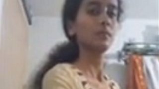 Video Mandi Sendirian Si Desi Seksi Kurus, Basah Kuyup Bikin Ngilu