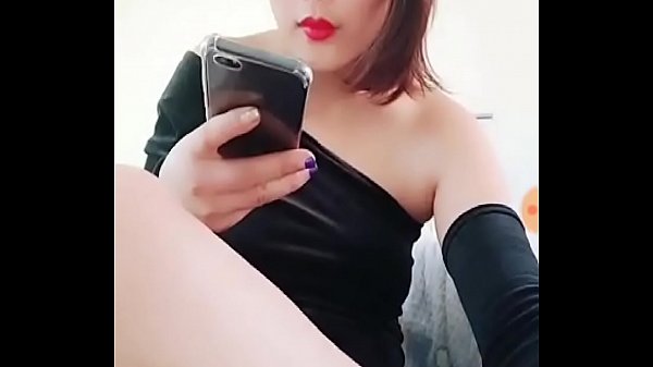 Goyang Goyang Di Depan Kamera, Bikin Makin Basah Dan Panas