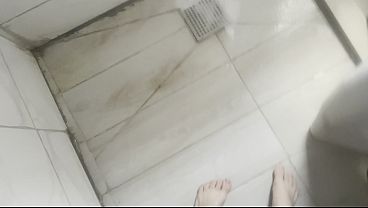 Aku Nemuin Dildo Di Kamar Ibu Tiri Arabku, Lalu Bikin Dia Ngerasain Kontol Asli.