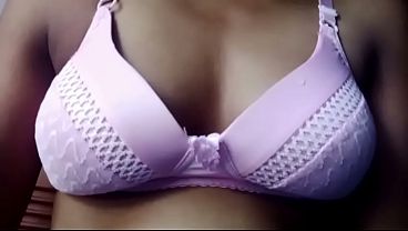 Malam Ini, Gadis India Super Panas Siap Bikin Kamu Lemas Di Meja Makan.