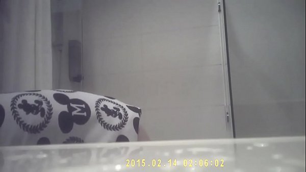 姐姐洗澡被偷拍,奶子小诗诗湿身诱惑中国