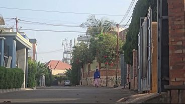 Ibu Arab Lagi Colmek Di Pinggir Jalan Dekat Rumah, Keluar Becek Banget.