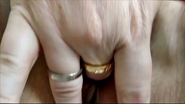 Tontonan Memek Dan Anus Super Vulgar Dari Pelacur Kamera Tua Rusia Paling Bejad!
