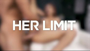 Cewek Asia Langsing Pake Lingerie Pink… Diminyaki Habis Dan Ditusuk Keras Di Lubang Belakang.